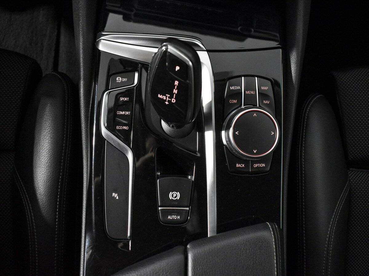 БМВ 5 серии б/у, 2017, Автоматическая. Фото: #12