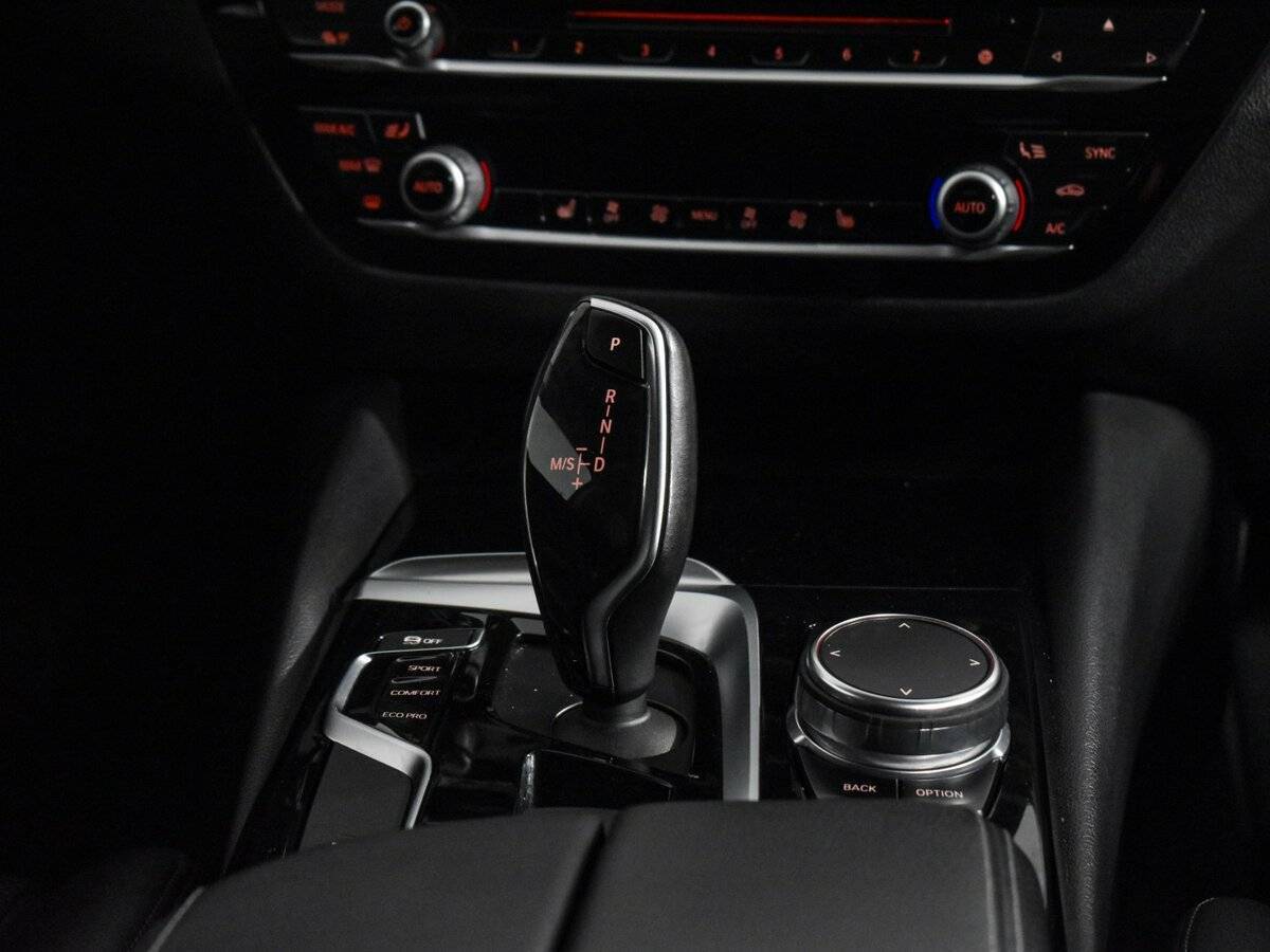 БМВ 5 серии б/у, 2017, Автоматическая. Фото: #17