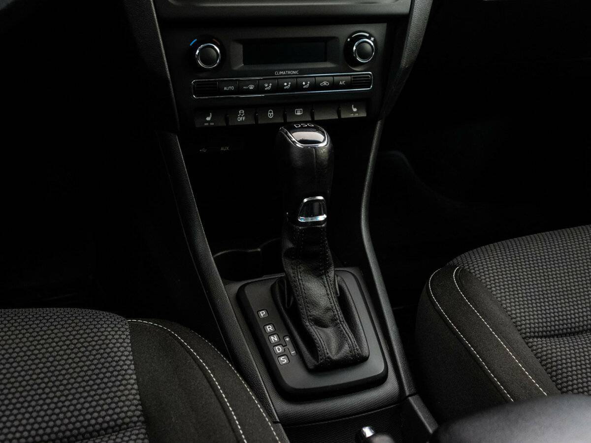 Шкода Рапид б/у, 2015, Роботизированная. Фото: #11