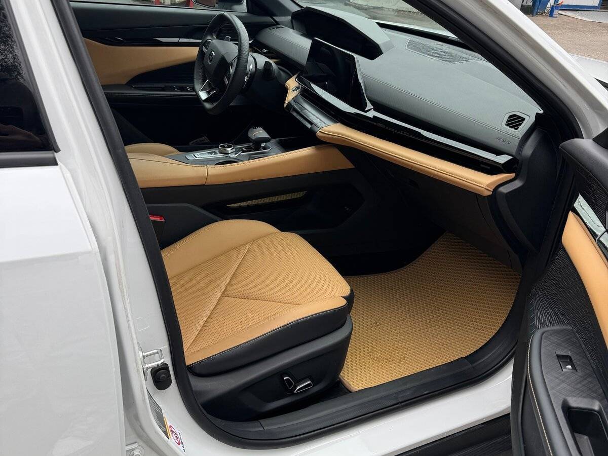 Чанган УНИ-В б/у, 2023, Роботизированная. Фото: #13