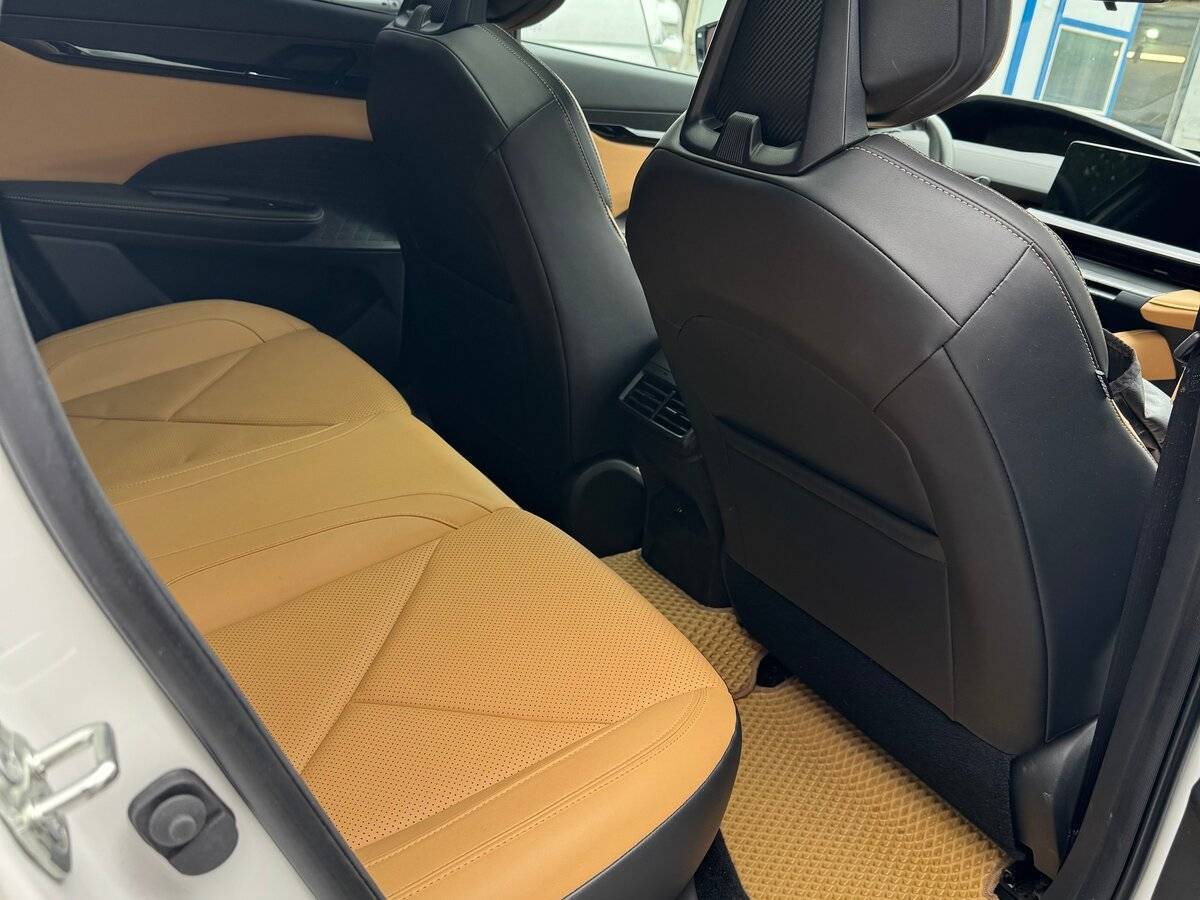 Чанган УНИ-В б/у, 2023, Роботизированная. Фото: #14