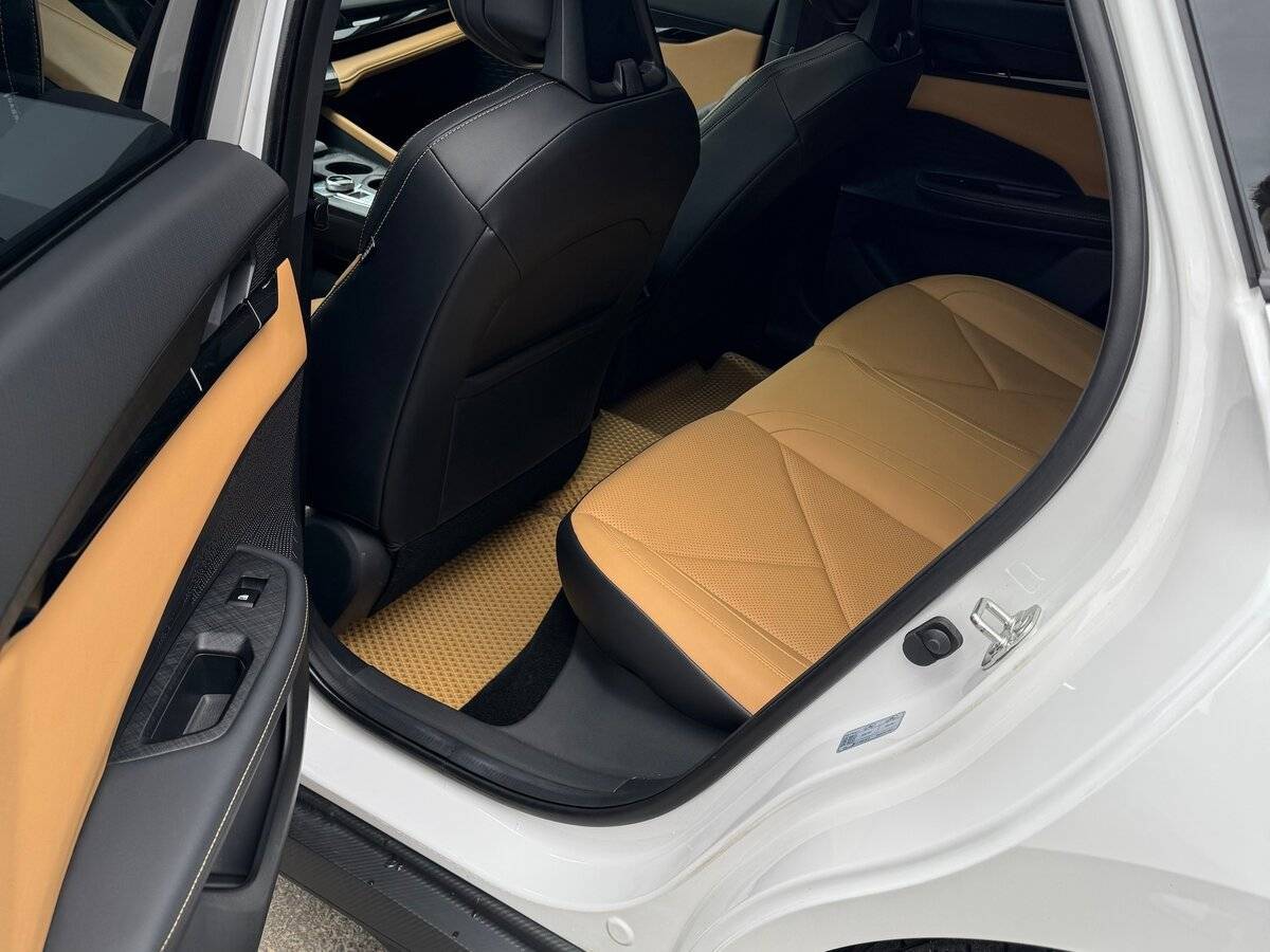 Чанган УНИ-В б/у, 2023, Роботизированная. Фото: #15