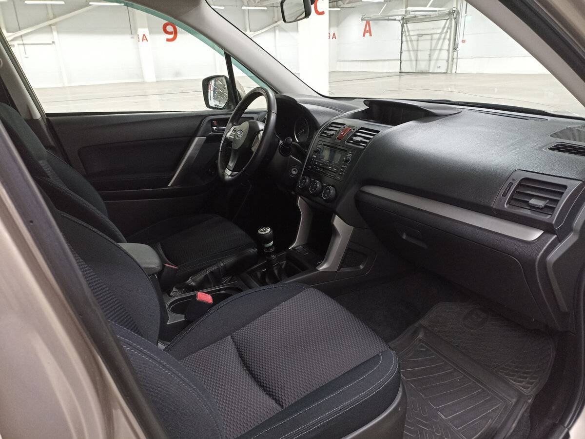 Subaru Forester б/у, 2014, Механическая. Фото: #10
