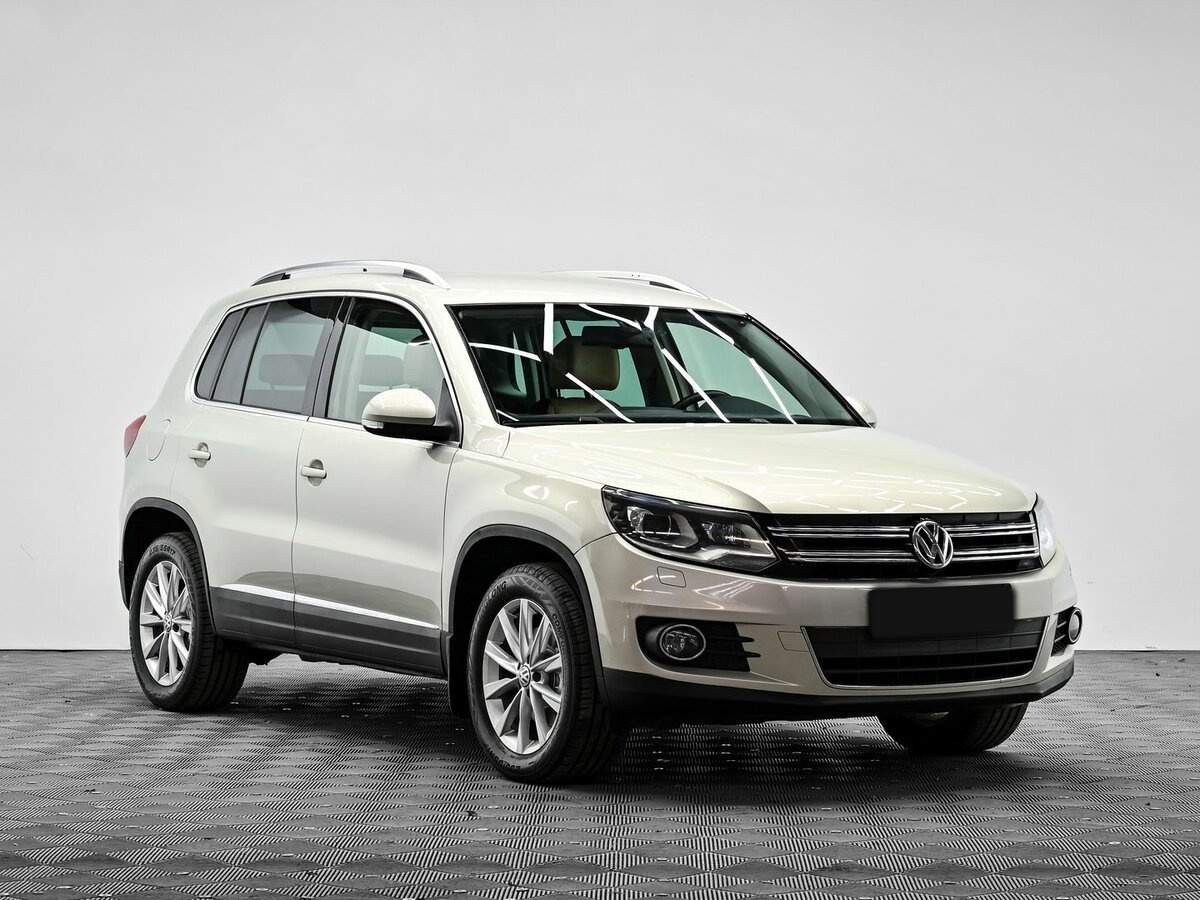 Volkswagen Tiguan б/у, 2012, Автоматическая. Фото: #1
