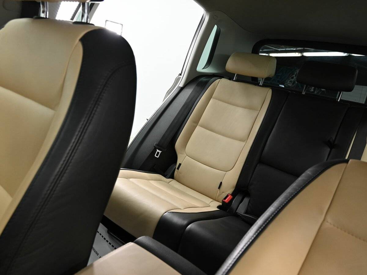 Volkswagen Tiguan б/у, 2012, Автоматическая. Фото: #13