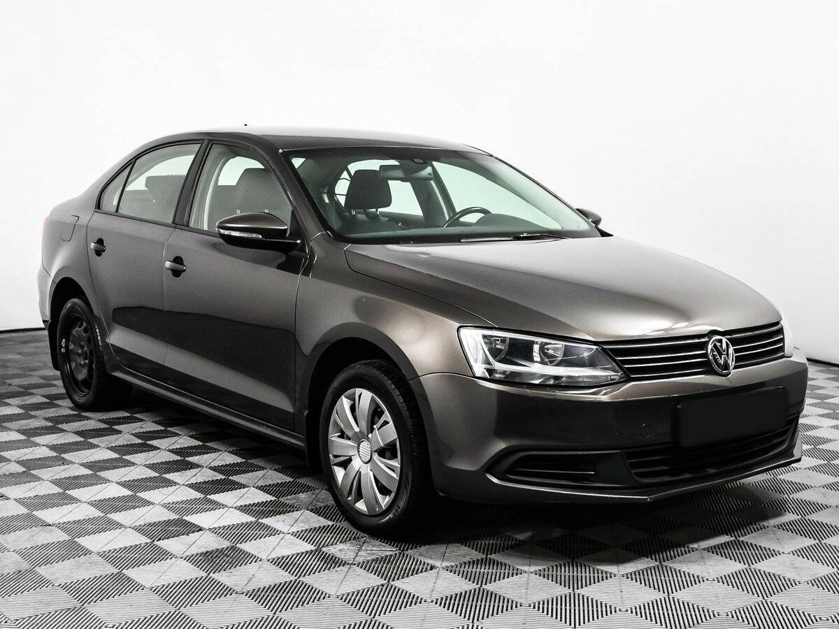 Volkswagen Jetta б/у, 2013, Автоматическая. Фото: #2