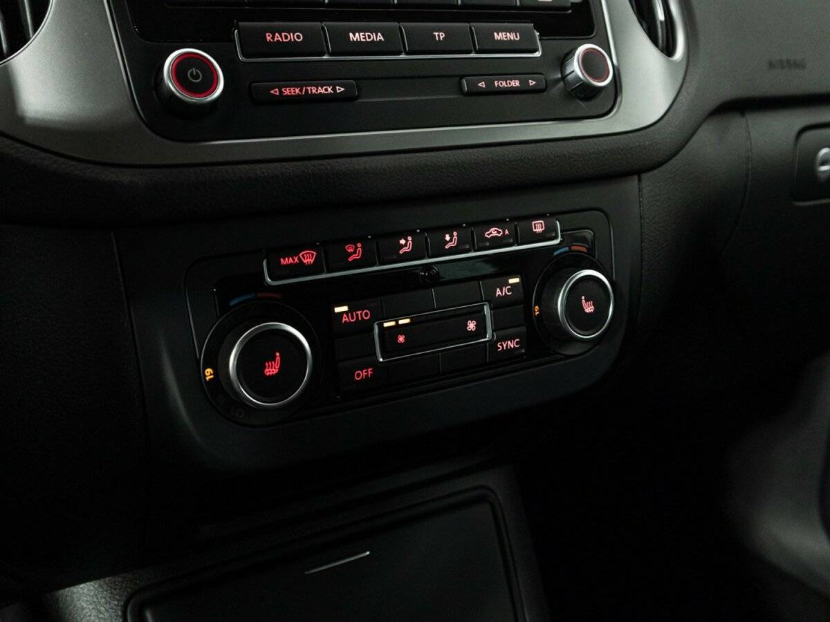 Volkswagen Tiguan б/у, 2015, Механическая. Фото: #16