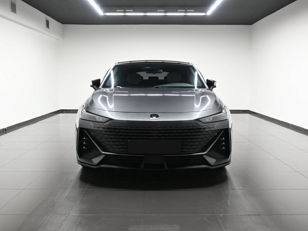 Чанган УНИ-В б/у, 2023, Роботизированная. Фото: #2