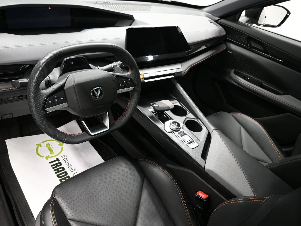 Чанган УНИ-В б/у, 2023, Роботизированная. Фото: #7