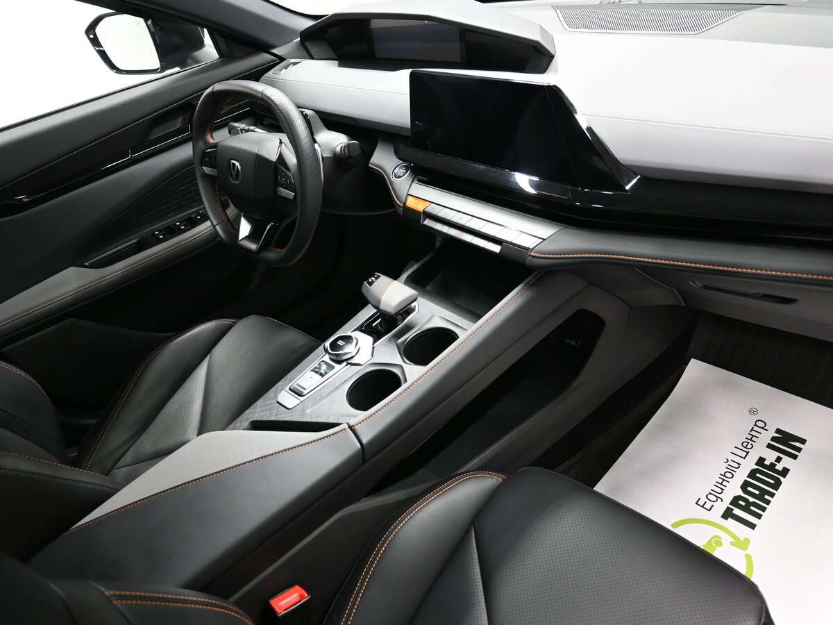 Чанган УНИ-В б/у, 2023, Роботизированная. Фото: #12