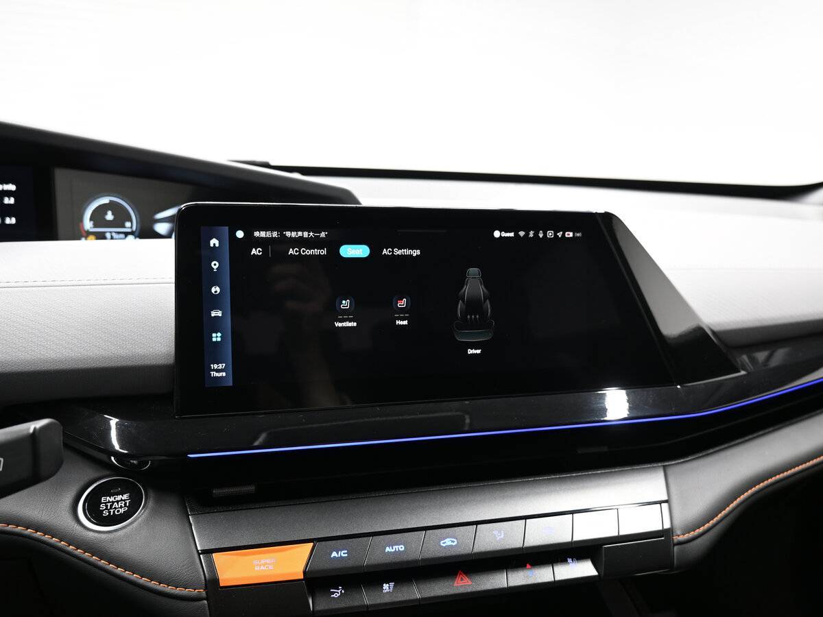 Чанган УНИ-В б/у, 2023, Роботизированная. Фото: #17