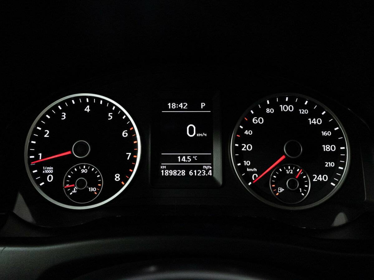 Volkswagen Tiguan б/у, 2016, Автоматическая. Фото: #11