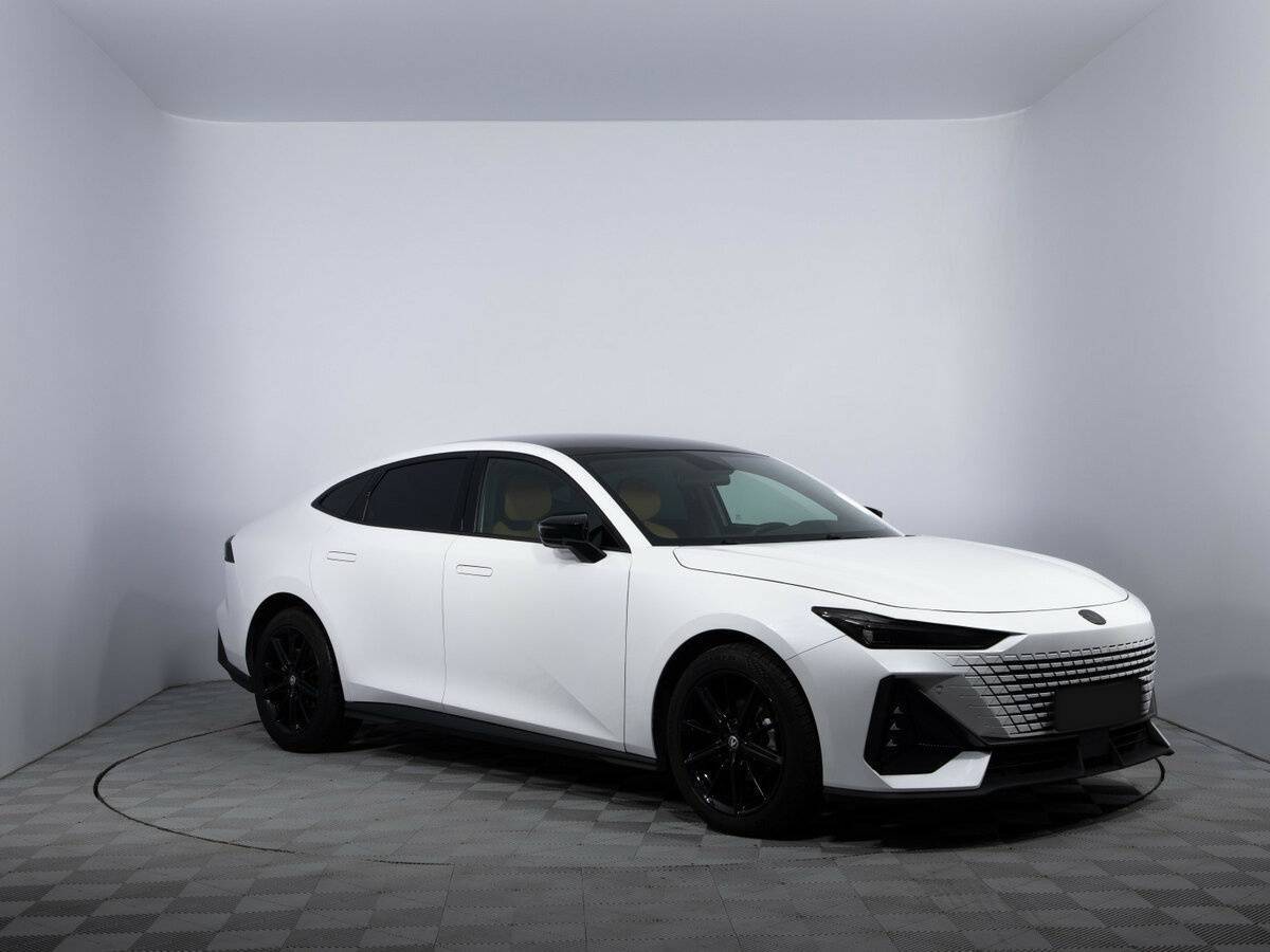 Чанган УНИ-В б/у, 2023, Роботизированная. Фото: #2