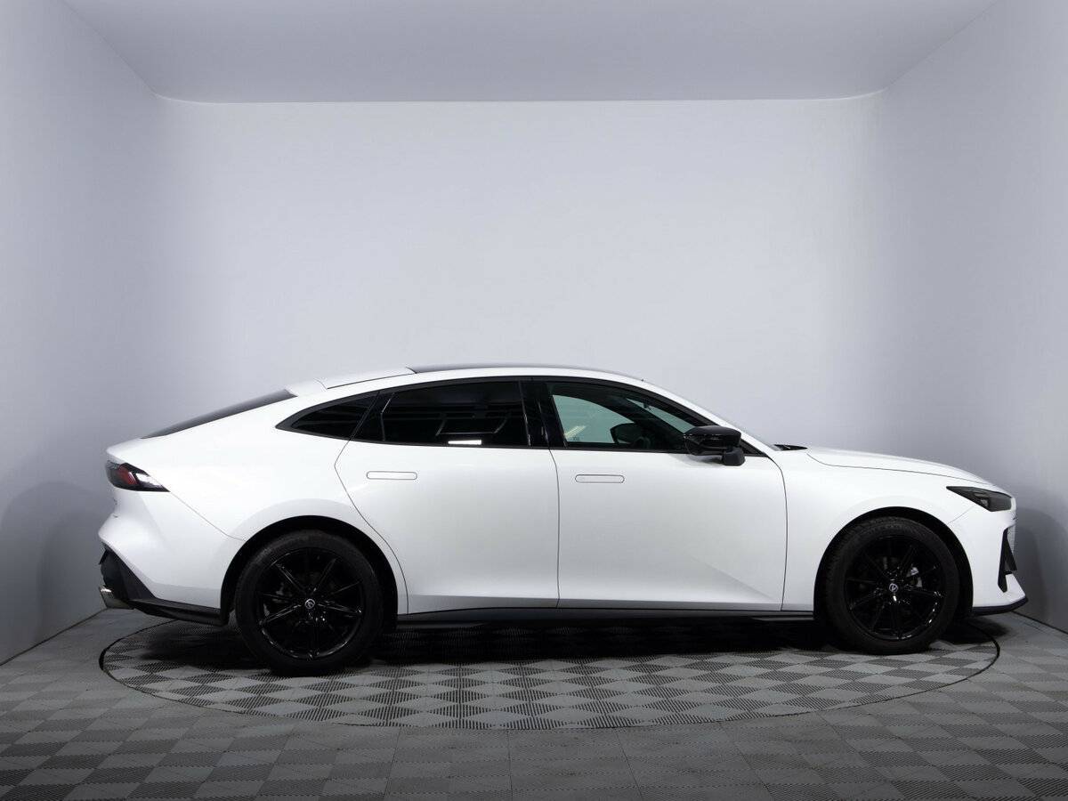 Чанган УНИ-В б/у, 2023, Роботизированная. Фото: #3