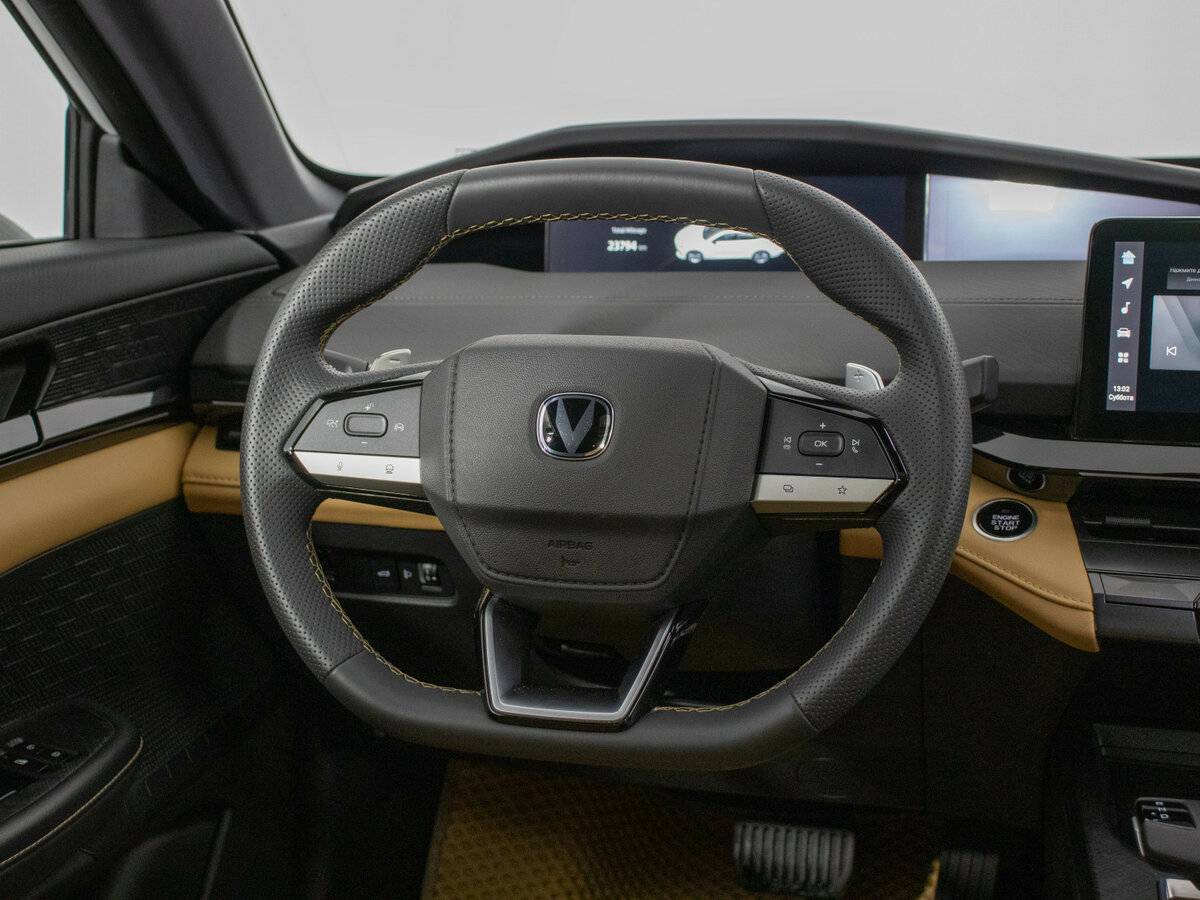 Чанган УНИ-В б/у, 2023, Роботизированная. Фото: #14