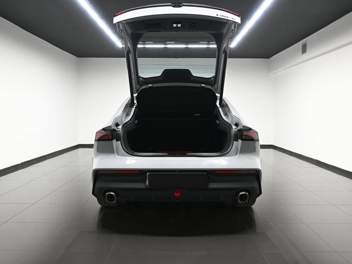 Чанган УНИ-В б/у, 2023, Роботизированная. Фото: #6