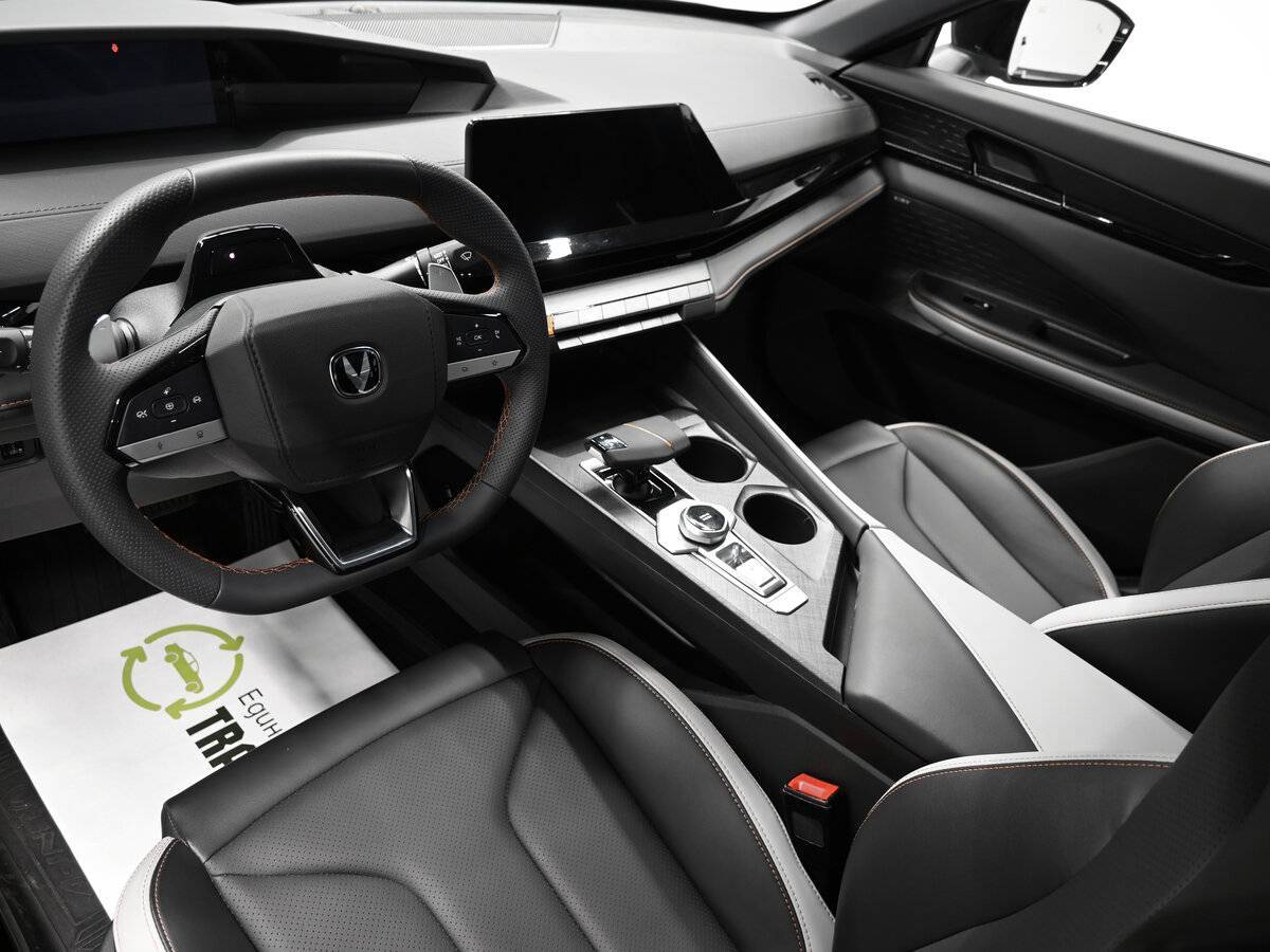 Чанган УНИ-В б/у, 2023, Роботизированная. Фото: #7