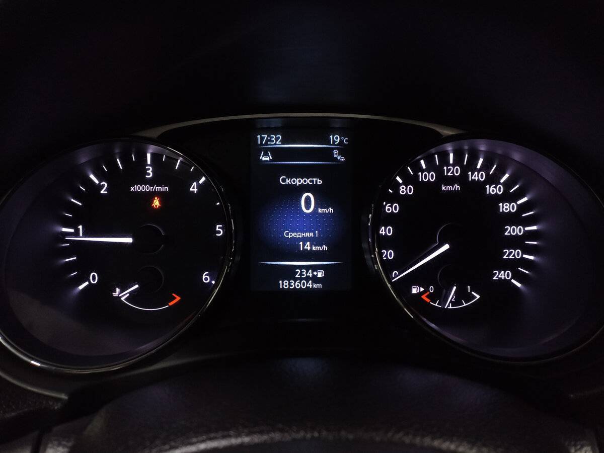 Ниссан Икс-Трейл б/у, 2015, Механическая. Фото: #12