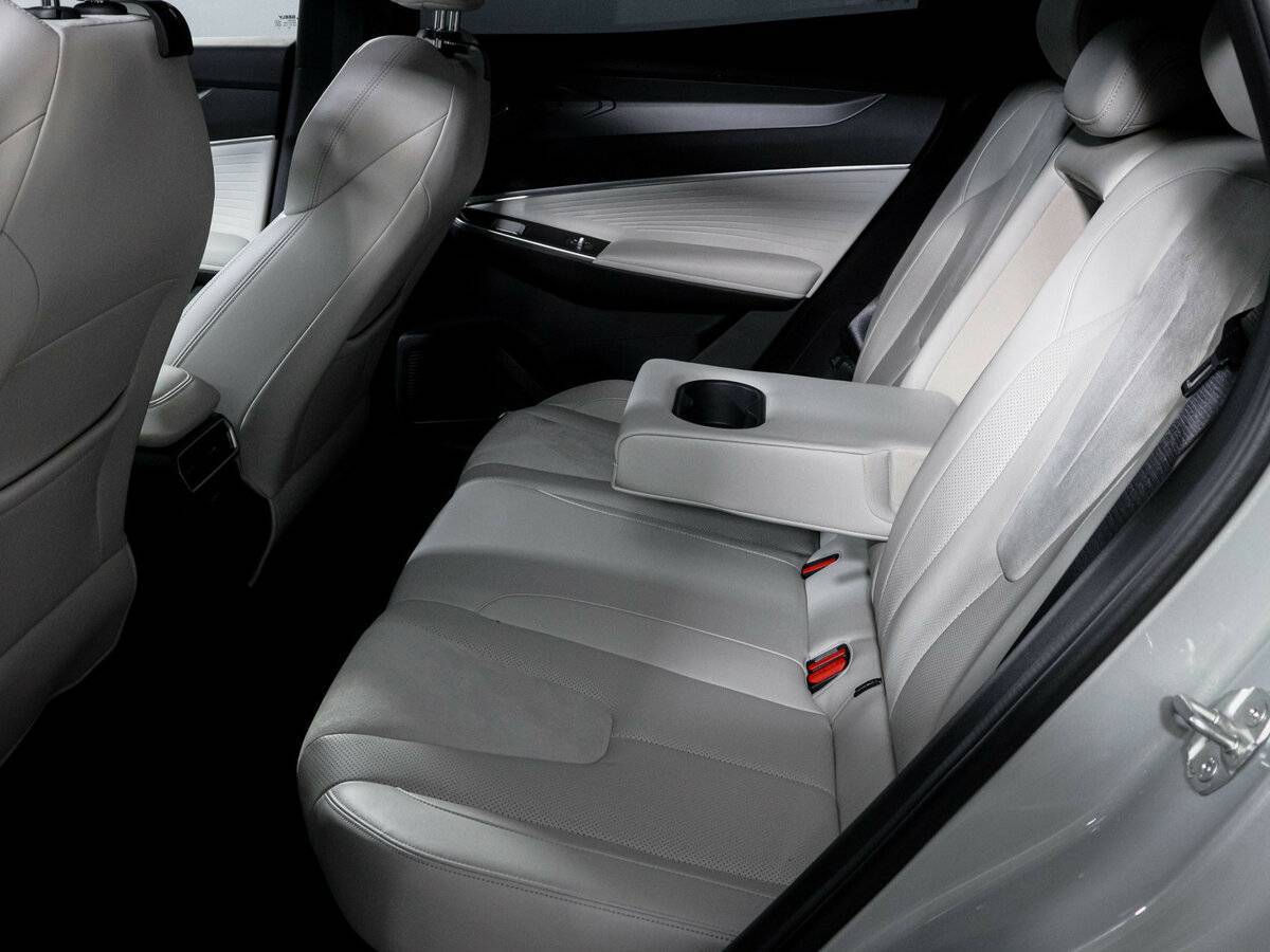 Джили Атлас б/у, 2023, Роботизированная. Фото: #9