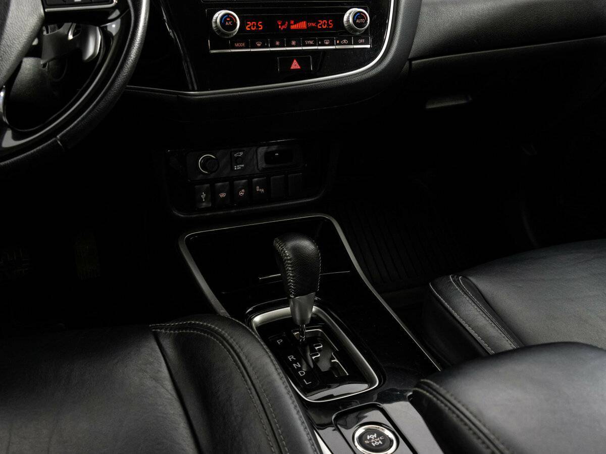 Mitsubishi Outlander б/у, 2020, Автоматическая. Фото: #14