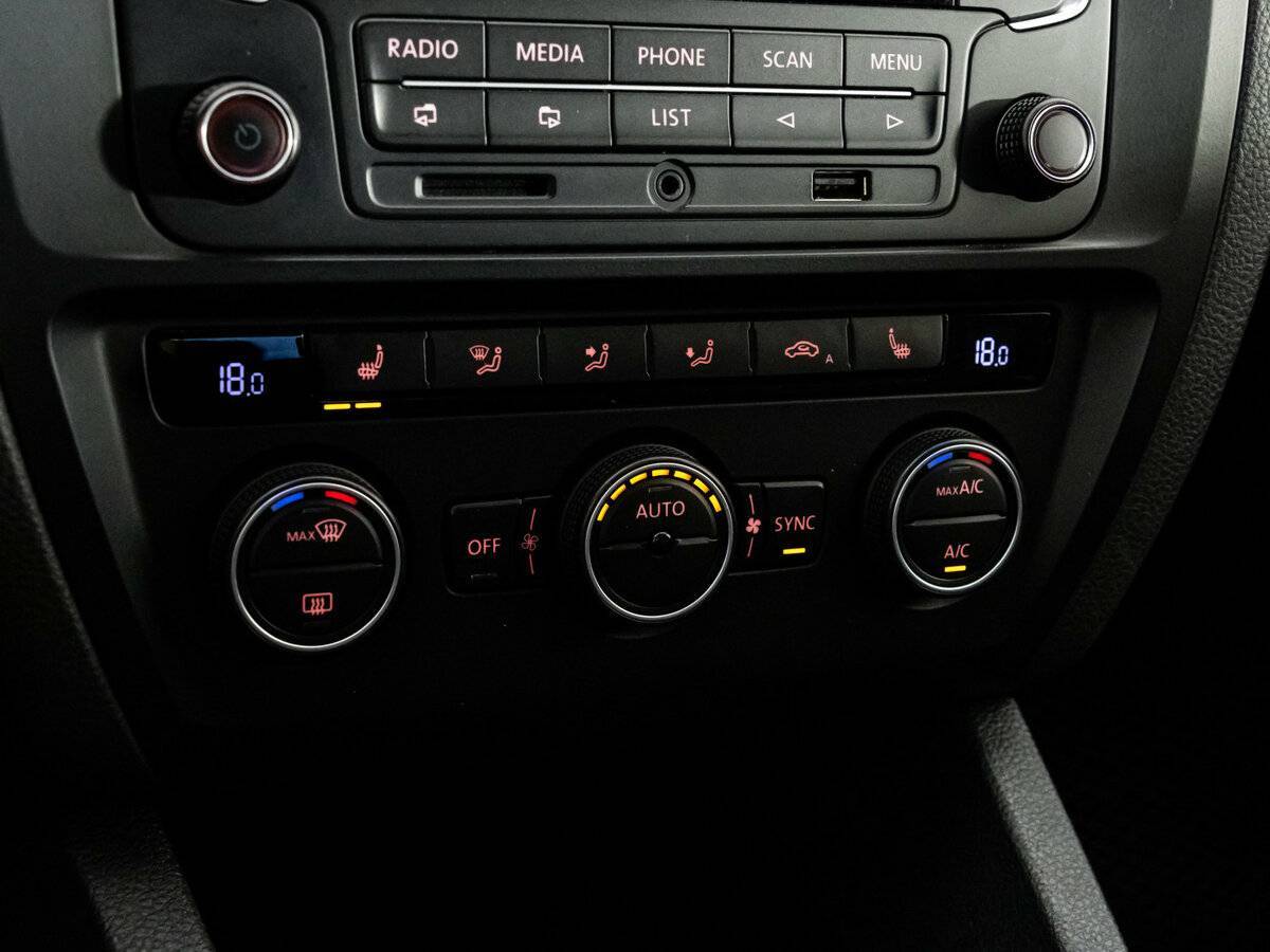 Volkswagen Jetta б/у, 2015, Роботизированная. Фото: #13