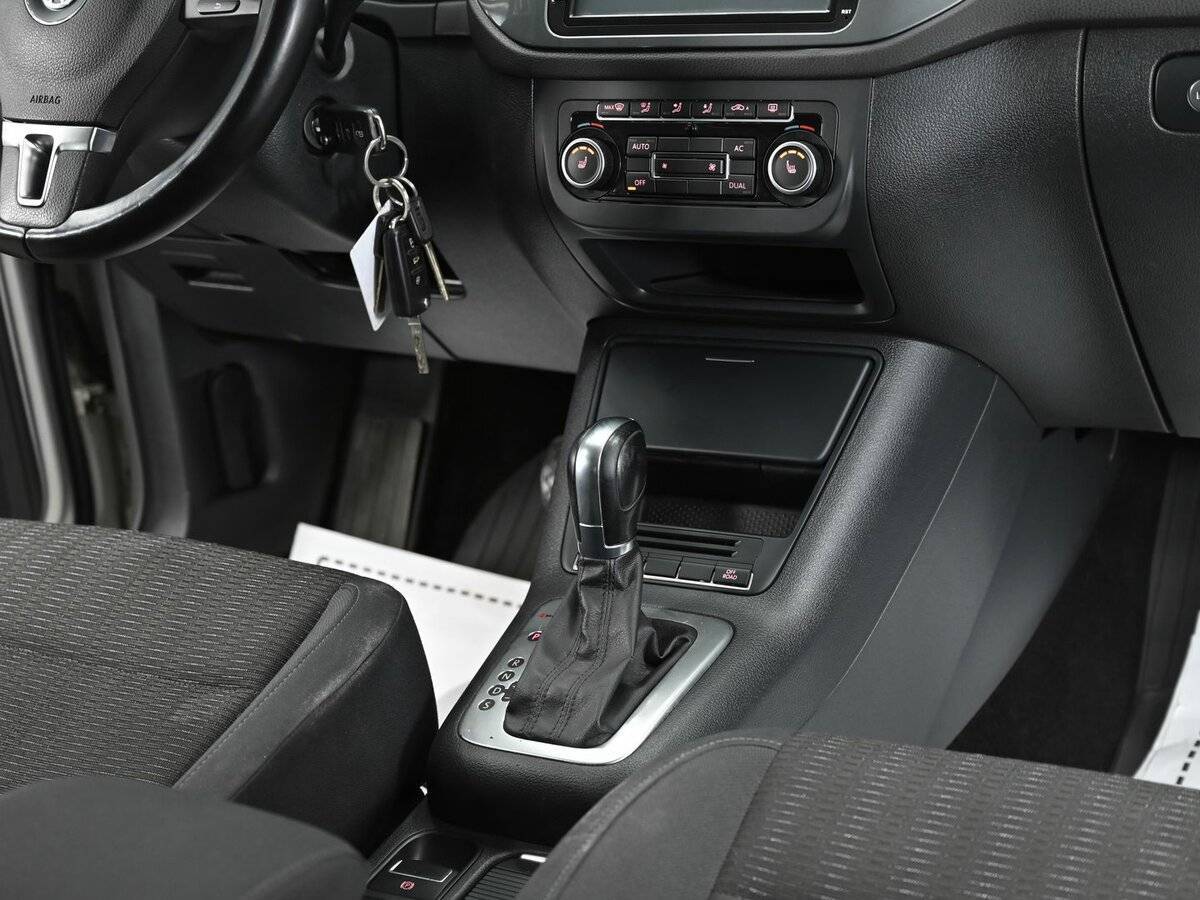 Volkswagen Tiguan б/у, 2012, Автоматическая. Фото: #8