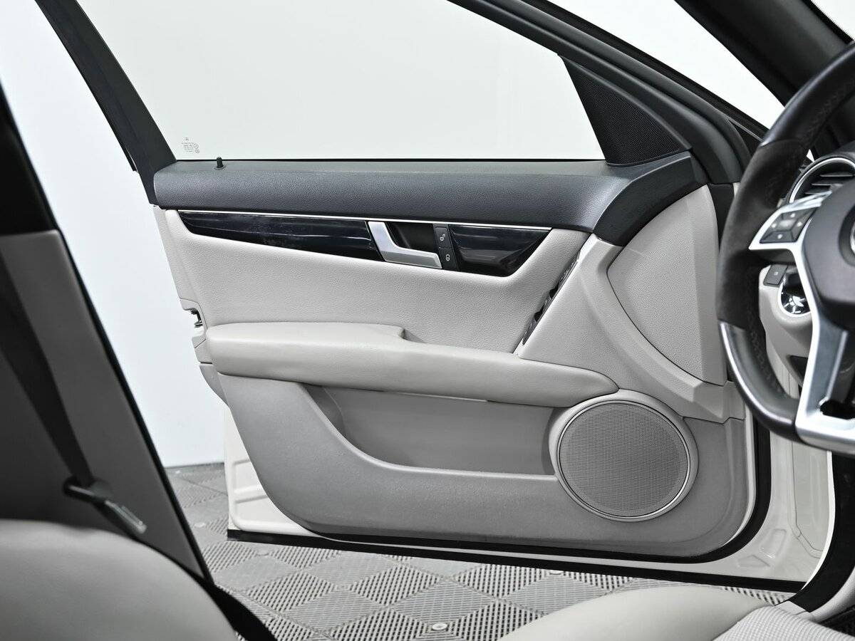 Мерседес-Бенц Ц-Класс б/у, 2012, Автоматическая. Фото: #5