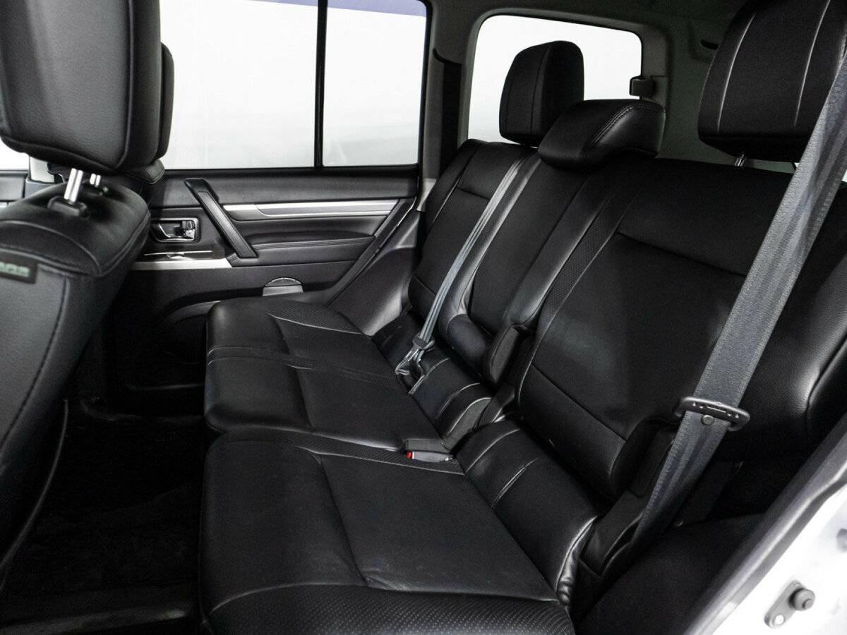 Митсубиши Паджеро б/у, 2012, Автоматическая. Фото: #9