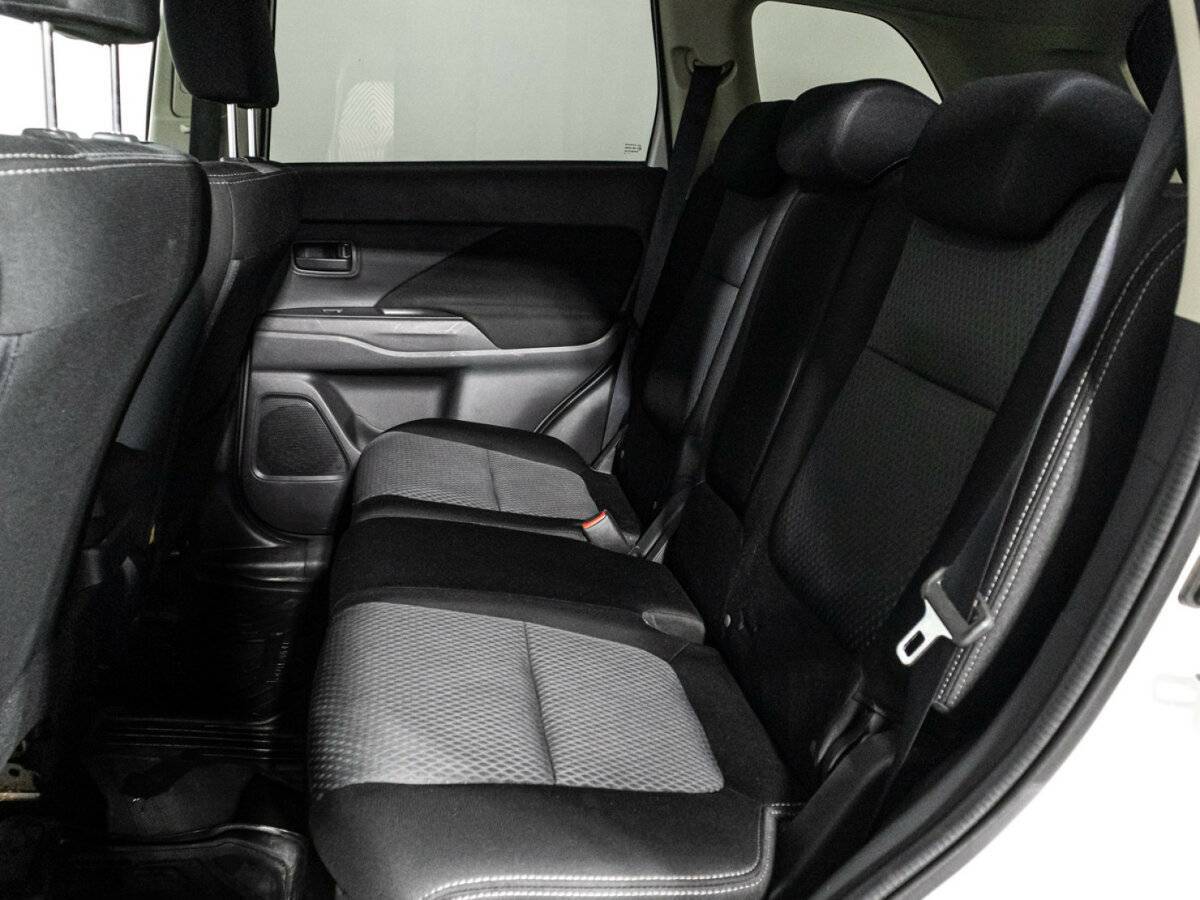 Митсубиши Оутлэндер б/у, 2016, Вариатор. Фото: #9