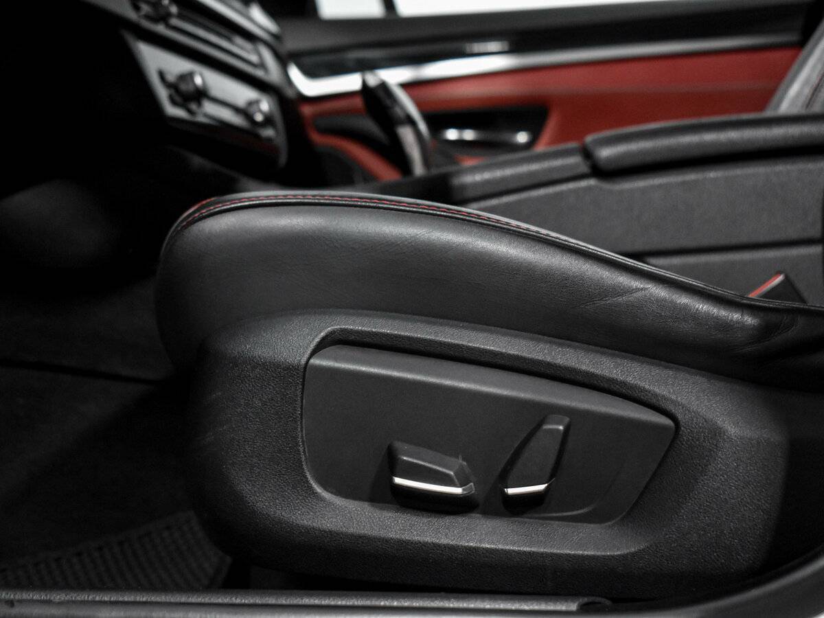 БМВ 5 серии б/у, 2013, Автоматическая. Фото: #7