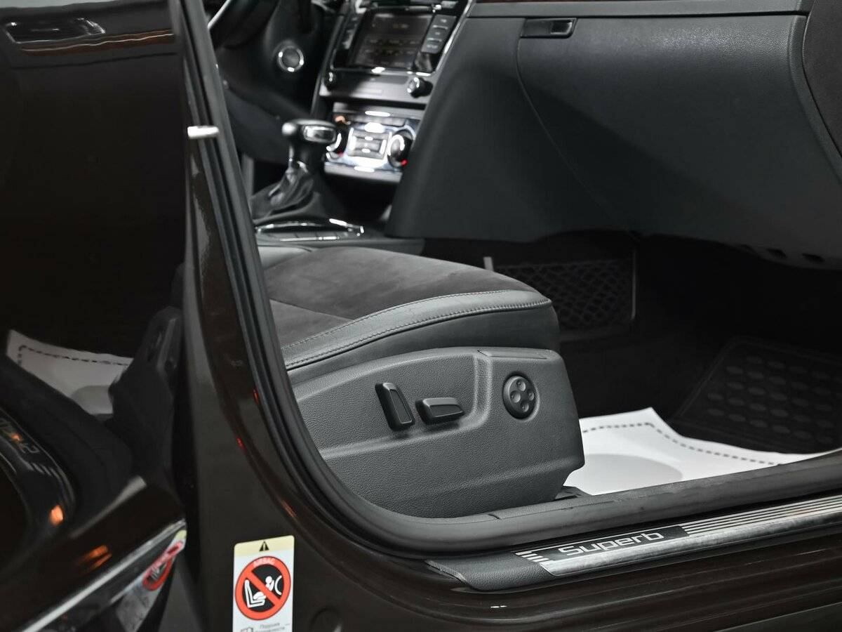 Skoda Superb б/у, 2012, Роботизированная. Фото: #11