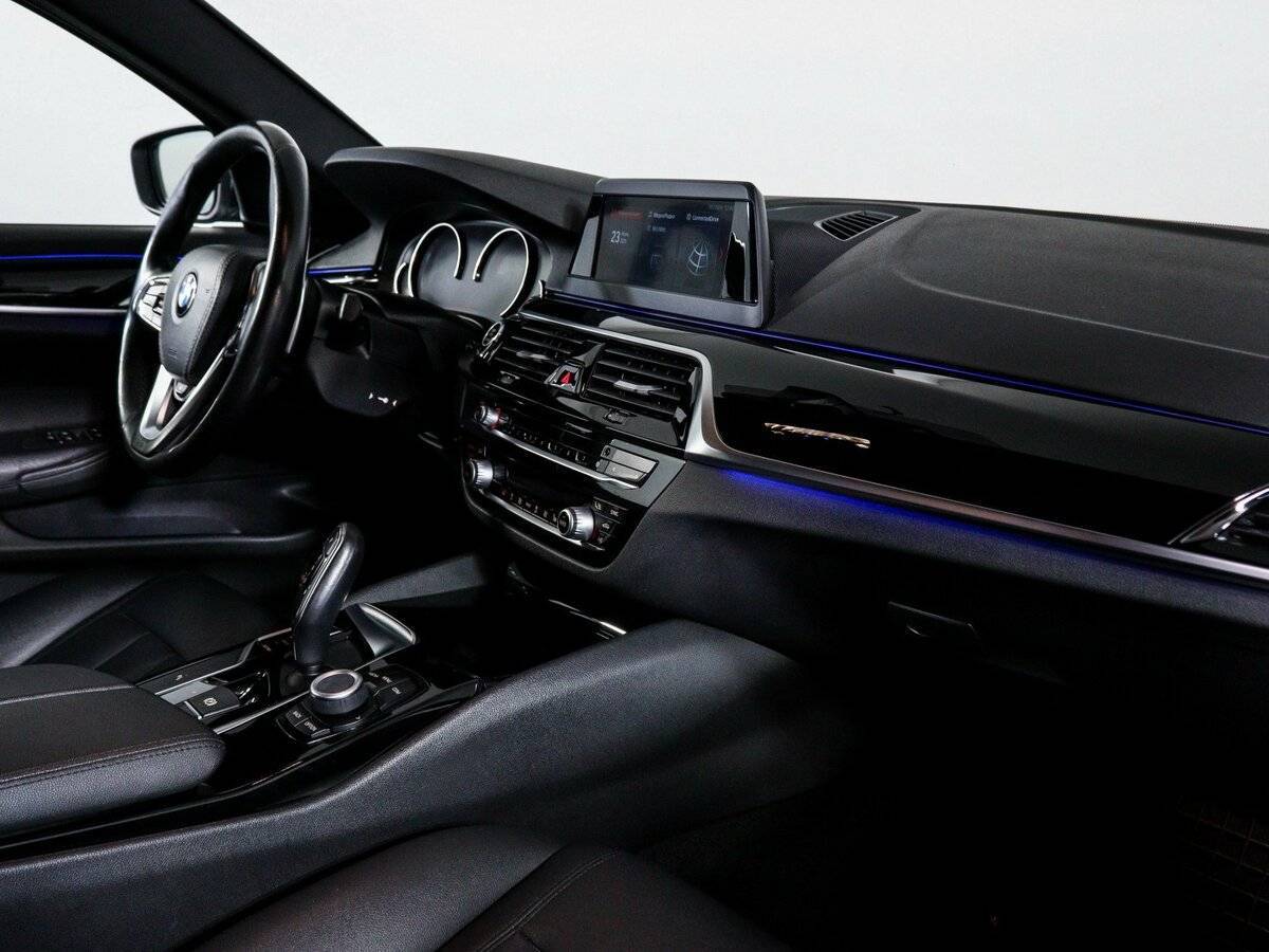 БМВ 5 серии б/у, 2018, Автоматическая. Фото: #8