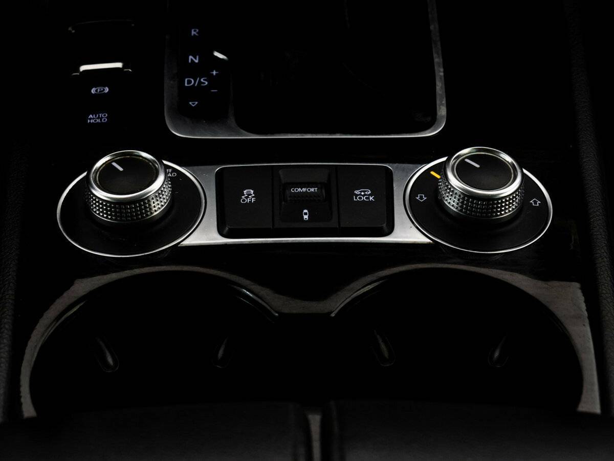 Volkswagen Touareg б/у, 2016, Автоматическая. Фото: #10