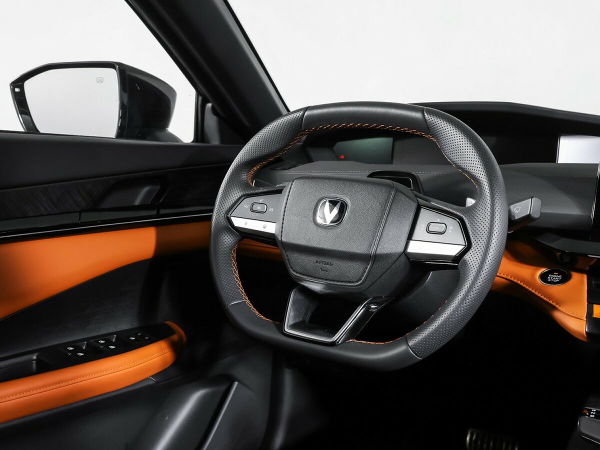 Чанган УНИ-В б/у, 2023, Роботизированная. Фото: #9