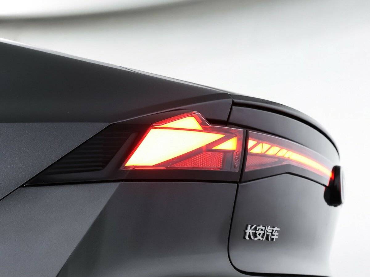 Чанган УНИ-В б/у, 2023, Роботизированная. Фото: #21