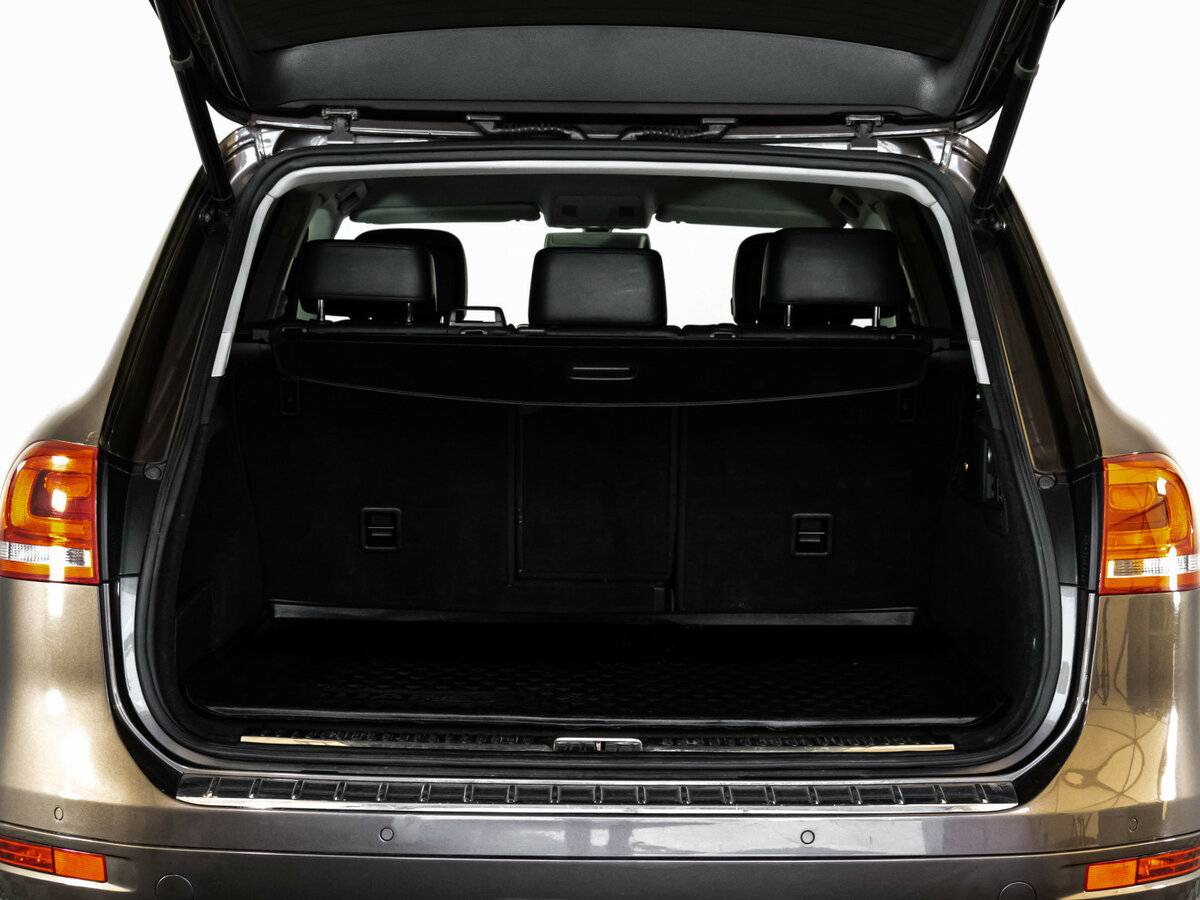 Volkswagen Touareg б/у, 2012, Автоматическая. Фото: #24