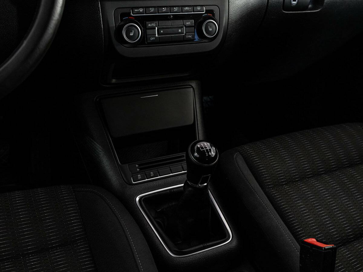 Volkswagen Tiguan б/у, 2012, Механическая. Фото: #9