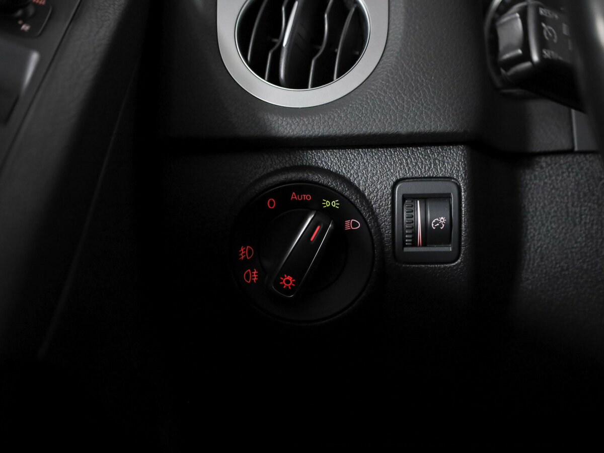 Volkswagen Tiguan б/у, 2016, Автоматическая. Фото: #23