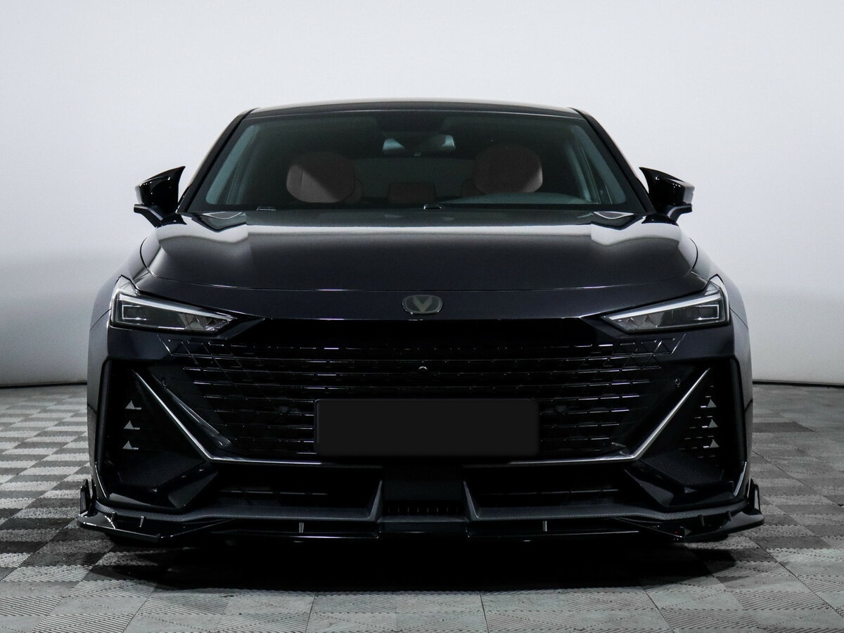 Чанган УНИ-В б/у, 2023, Роботизированная. Фото: #1