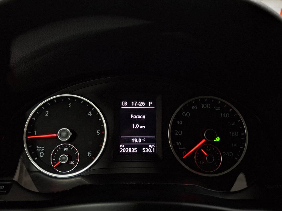 Volkswagen Tiguan б/у, 2015, Автоматическая. Фото: #12