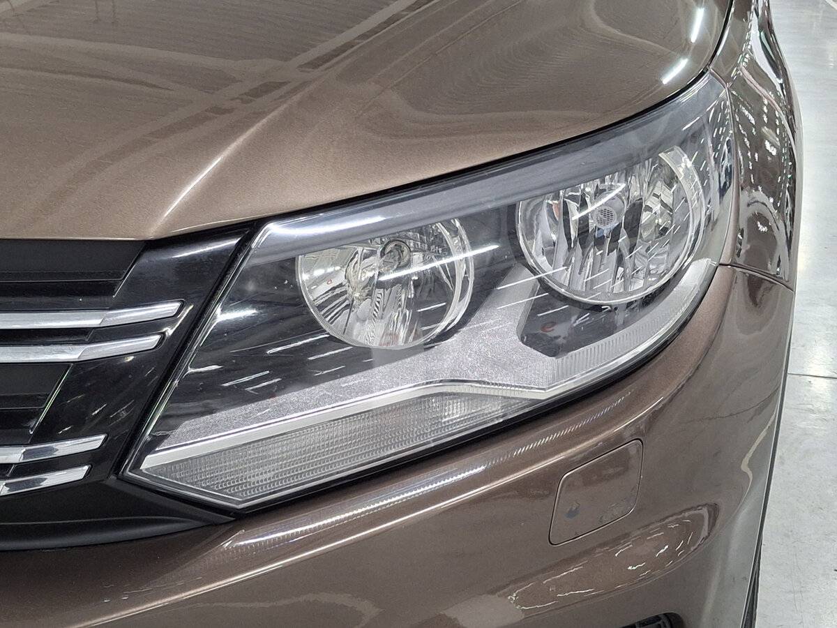 Volkswagen Tiguan б/у, 2015, Автоматическая. Фото: #16