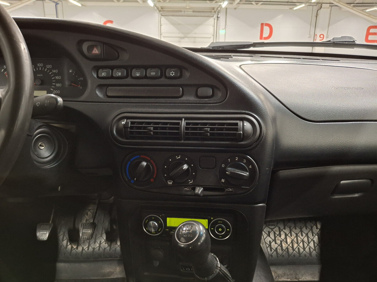 Chevrolet Niva б/у, 2017, Механическая. Фото: #14