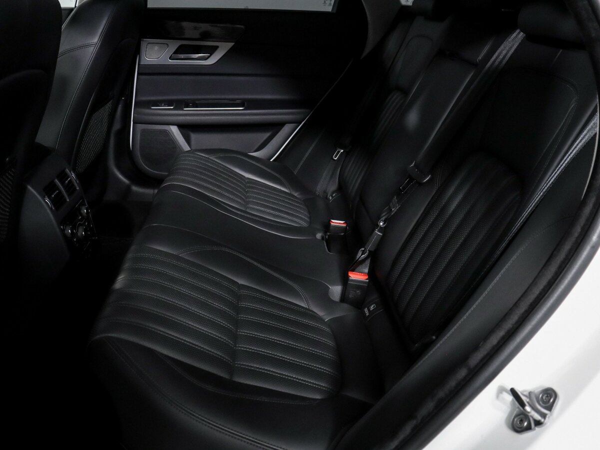 Jaguar XF б/у, 2018, Автоматическая. Фото: #7