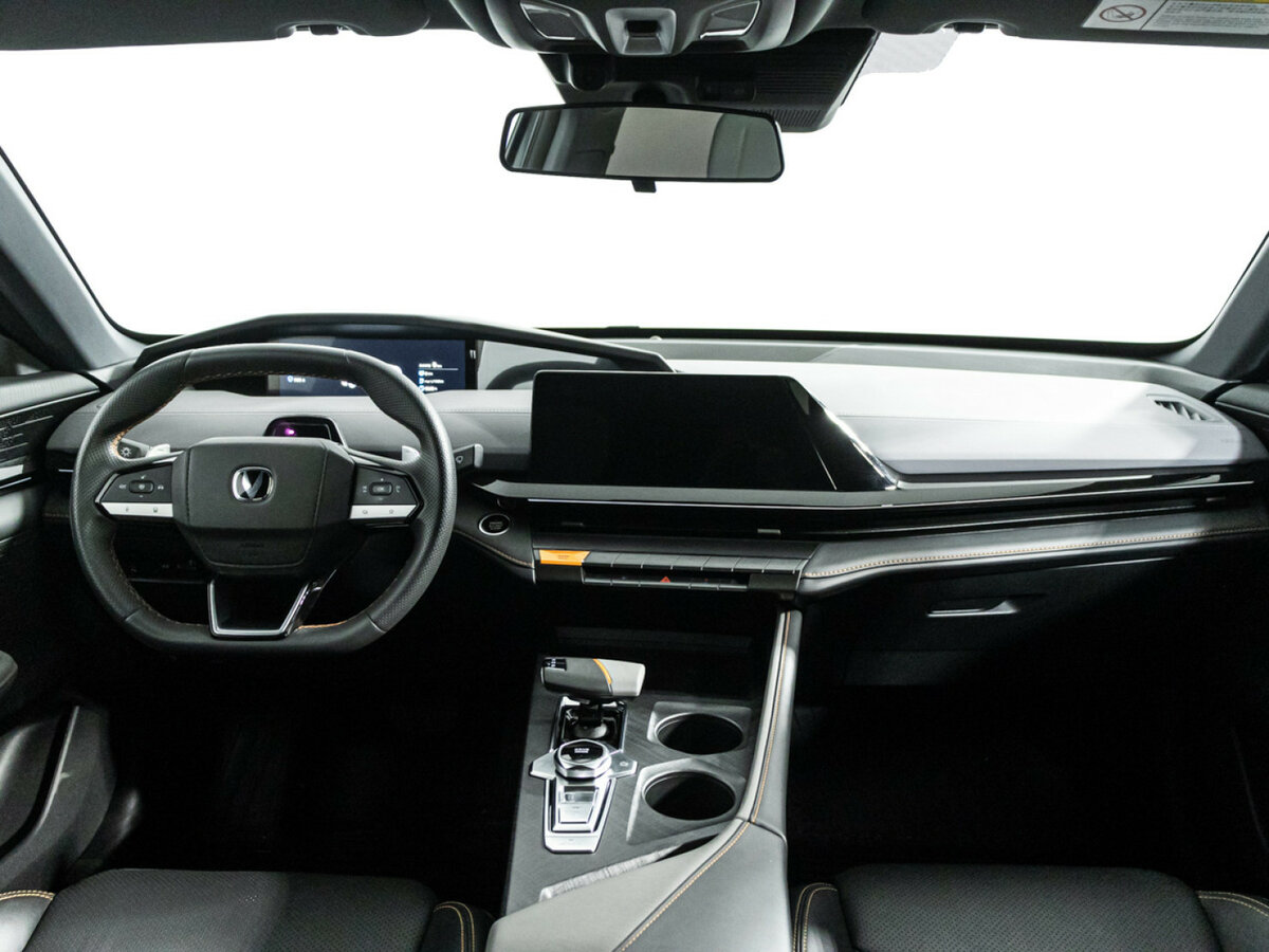 Чанган УНИ-В б/у, 2023, Роботизированная. Фото: #12