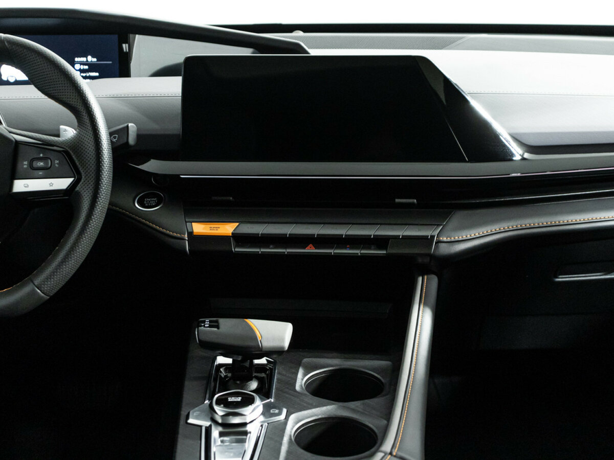 Чанган УНИ-В б/у, 2023, Роботизированная. Фото: #13