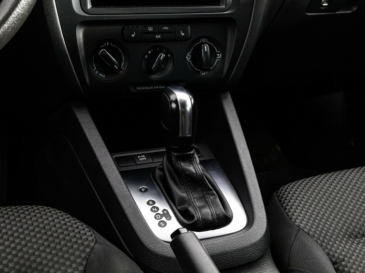 Volkswagen Jetta б/у, 2013, Автоматическая. Фото: #8