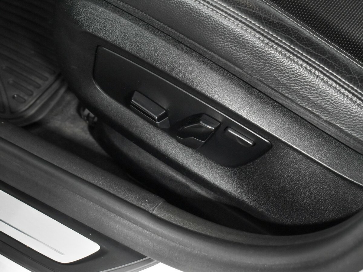 БМВ 5 серии б/у, 2017, Автоматическая. Фото: #8