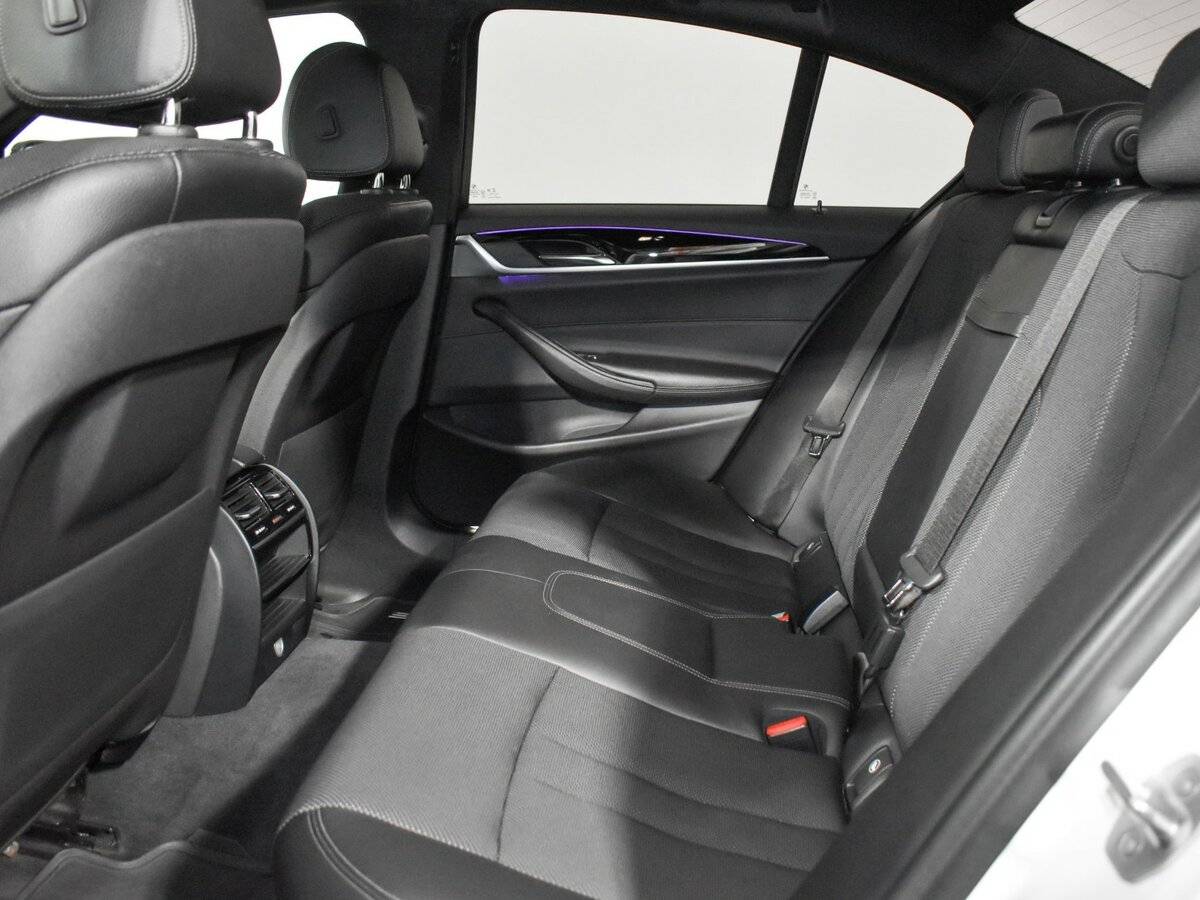 БМВ 5 серии б/у, 2017, Автоматическая. Фото: #10