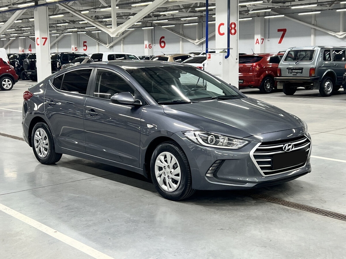 Hyundai Elantra б/у, 2016, Механическая. Фото: #2