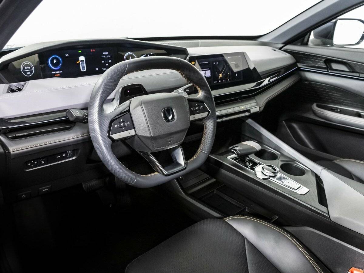 Чанган УНИ-В б/у, 2023, Роботизированная. Фото: #9